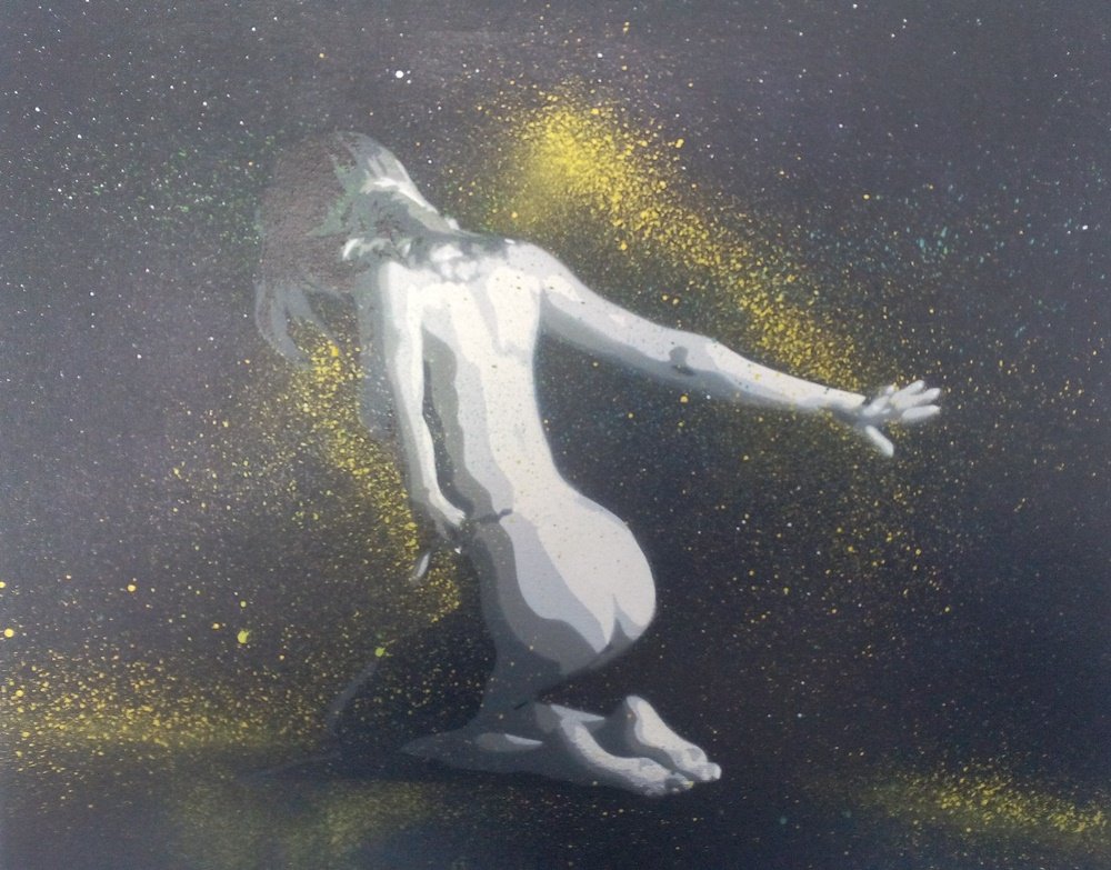 A figura feminina, em pose de joelhos e de costas com os braços esticados para trás. O fundo é preto, com esfumados de luz, de onde emergem jactos e drips de tinta (criados com needle cap) que esvoaçam dinamicamente em torno do corpo, seguindo o alongamento da pose.
