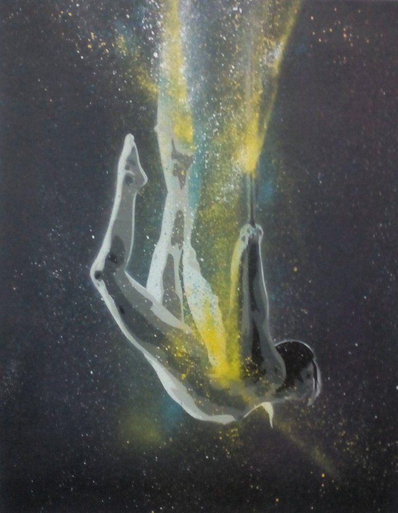 Obra Stencil e Spray sobre Tela, fundo preto. Figura feminina pendurada por uma corda feita de jactos e drips de tinta. Pose suspensa e flectida, com profundidade no fundo preto e esfumados de luz.