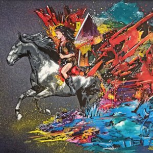 Tela de 40cm x 50cm que funde o stencil e o abstrato. O cavalo cinzento (stencil) e a mulher amazonas (marcadores) emergem de uma paisagem de cores intensas (azuis, laranjas, verdes) que simulam montanhas e rios. O fundo preto com salpicos brancos evoca um céu estrelado. Disponível na Loja.