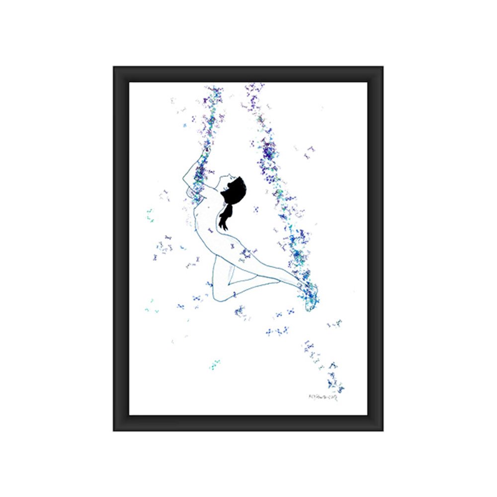 Ilustração a tinta da china e aguarela (300g) que retrata um nu feminino suspenso, segurando-se em panos tecidos por borboletas (violeta/rosa/azul) no pulso e tornozelo. A pose com o queixo esticado simboliza a aspiração e a leveza da metamorfose.