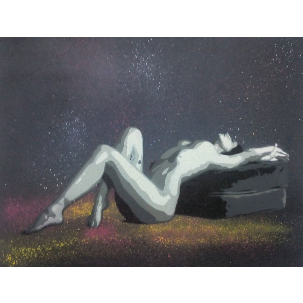 A figura feminina deitada de barriga para cima com as costas apoiadas. O fundo é preto e a composição joga com a luz de contraste. Jactos e gotas de tinta à volta do objecto de apoio dão movimento à tela.