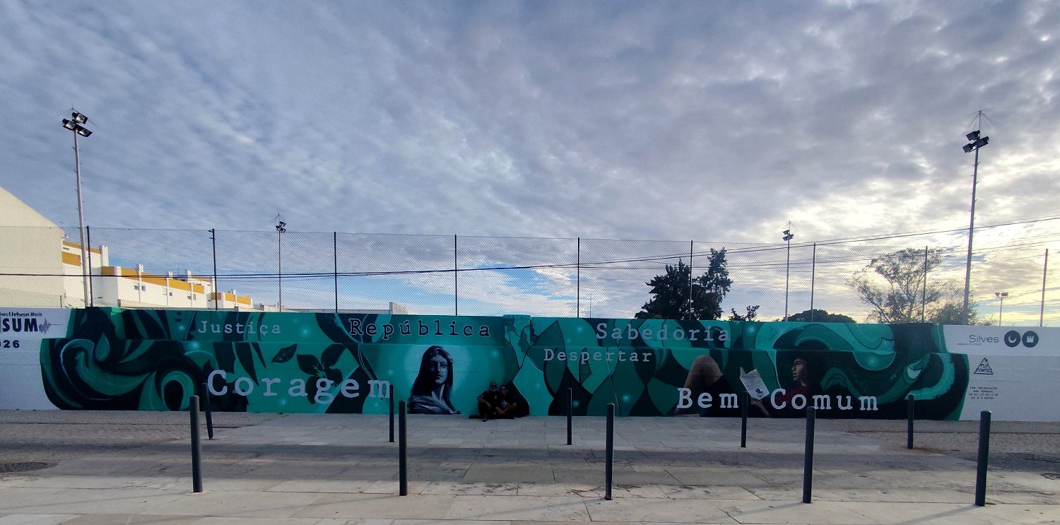 Mural completo POLITEIA A Republica das Ideias no Largo da Republica em Silves por Fly Pontes